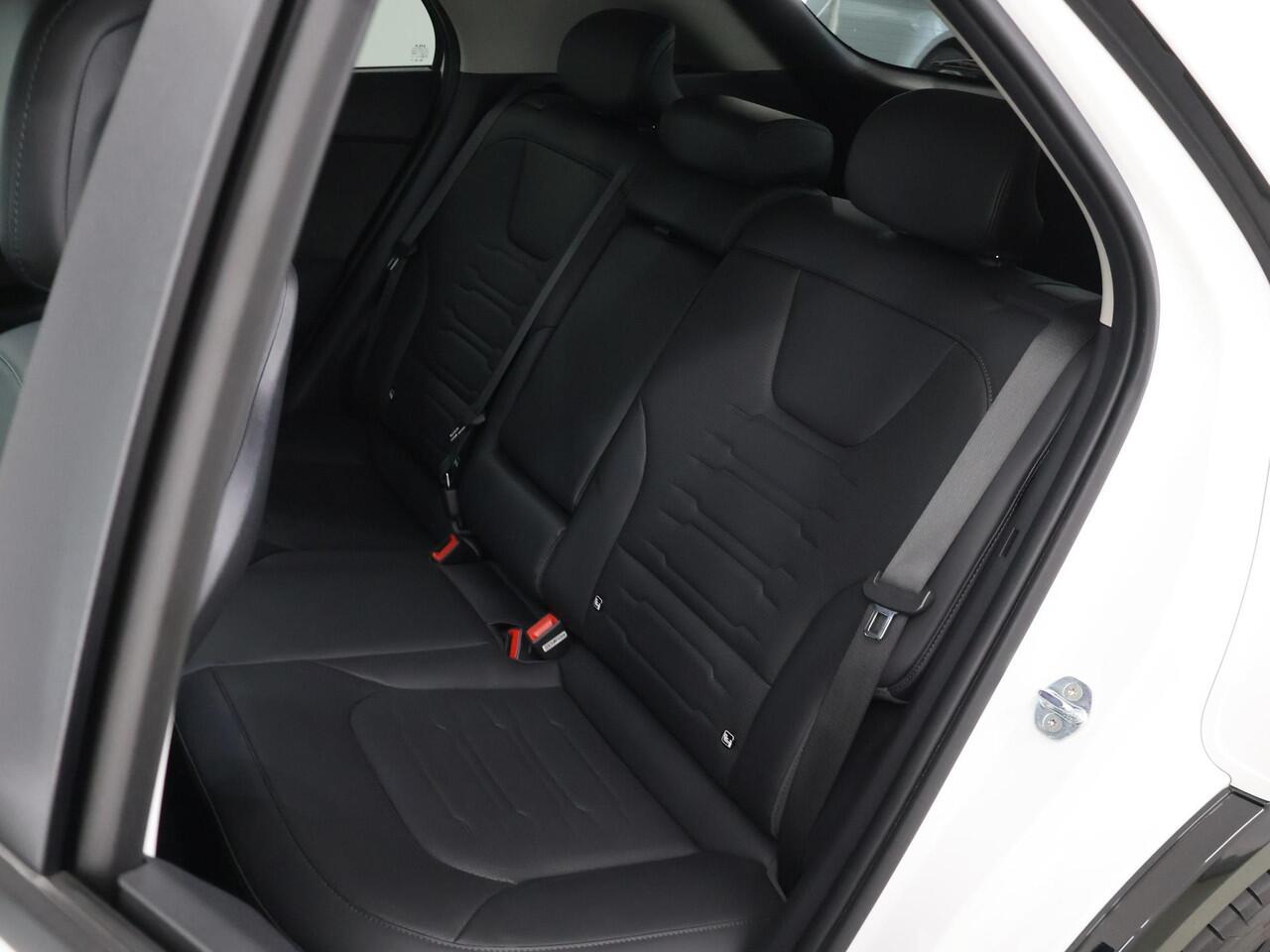 KIA Niro 1.6 GDi Hybrid DynamicPlusLine | Panoramadak | Harman / Kardon | Stoel/Stuurwielverwarming | Head-Up Display | Dodehoek detectie |