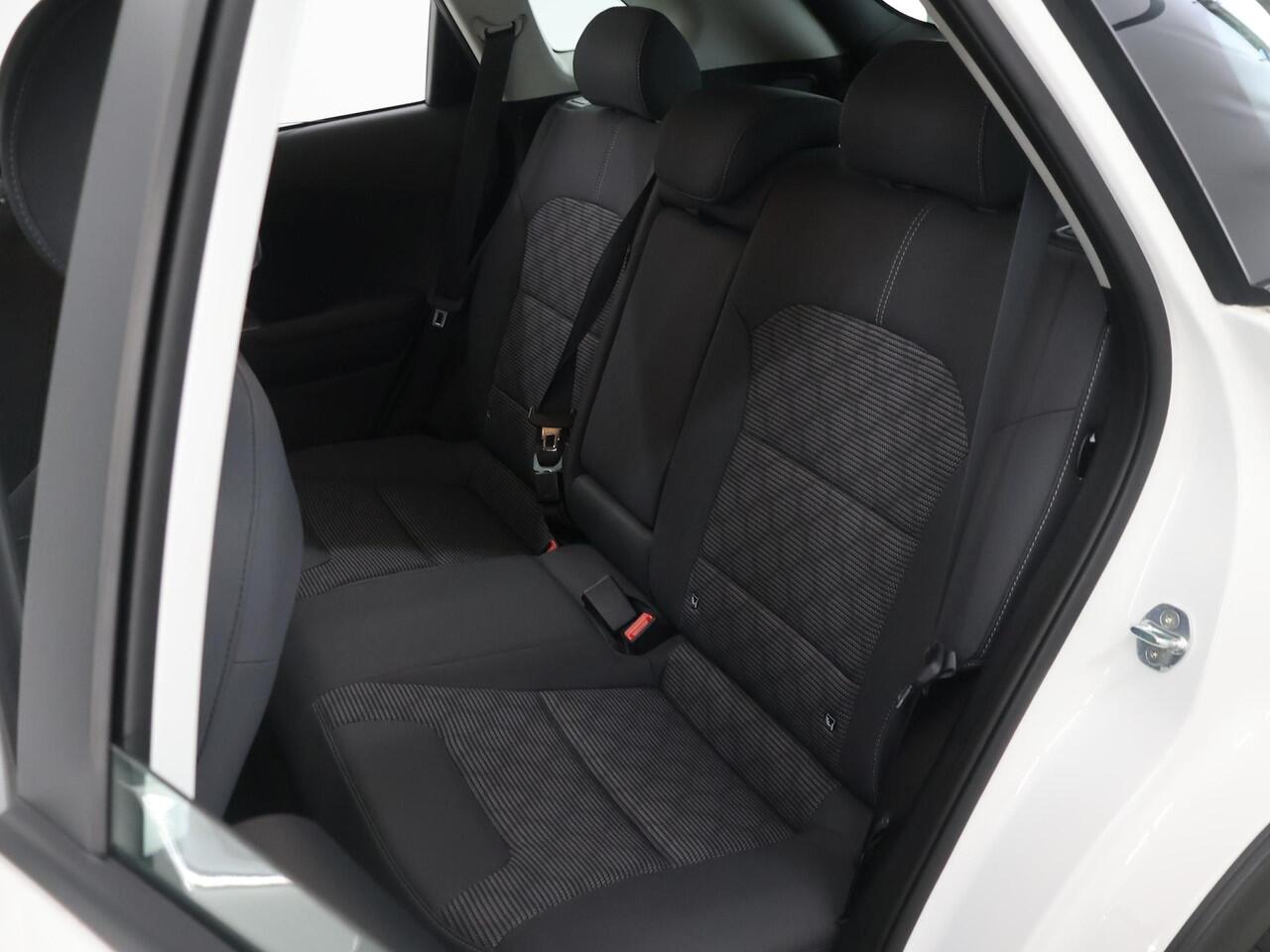 KIA Niro 1.6 GDi PHEV DynamicLine Edition | Parkeercamera | Cruise Control Adaptief | Climate Control |Navigatie via Carplay |
