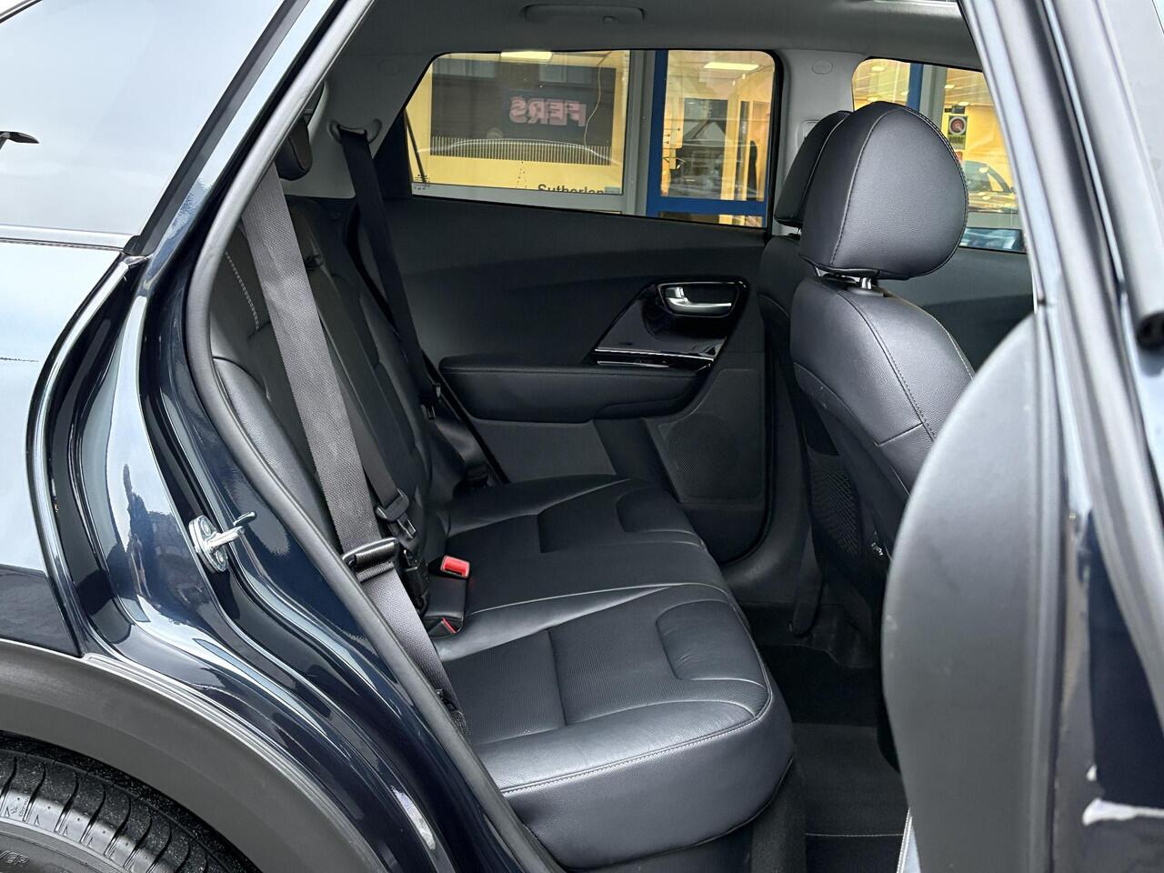 KIA Niro 1.6 GDi PHEV ExecutiveLine | Trekhaak | Leder | Schuifdak | Stoelverwarming/koeling | Adaptive cruise control | JBL audio | Geheugenstoelen | Camera