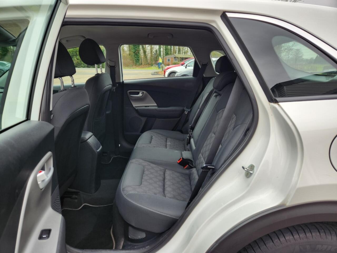 KIA Niro 1.6 GDi, Comforline, Clima, Cruise, Apple/Android, Camera