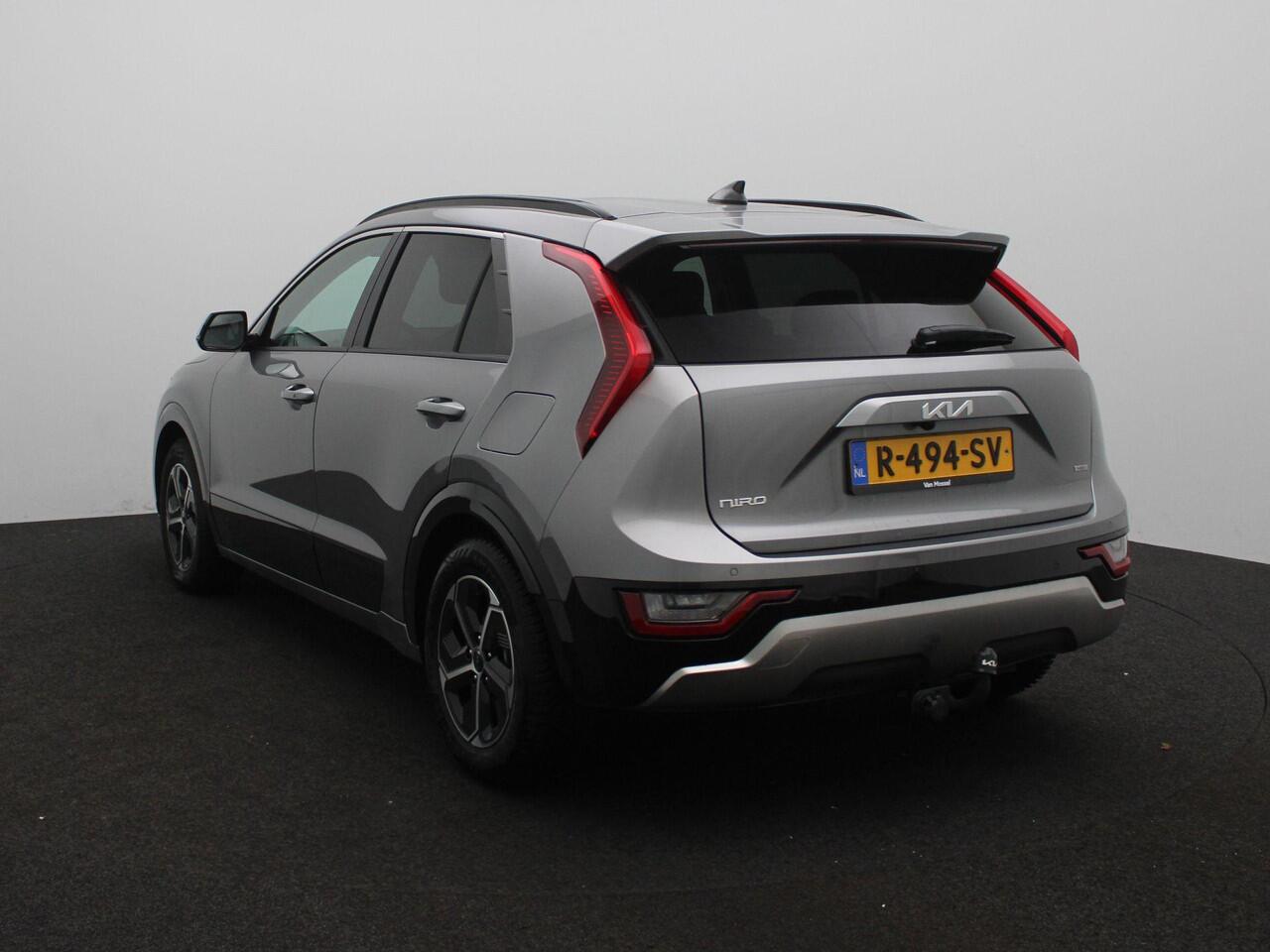 KIA Niro 1.6 GDi Hybrid DynamicPlusLine | Trekhaak | 4-season banden | Parkeersensoren v+a met achteruitrijcamera | Zonnedak | Metaalkleur |