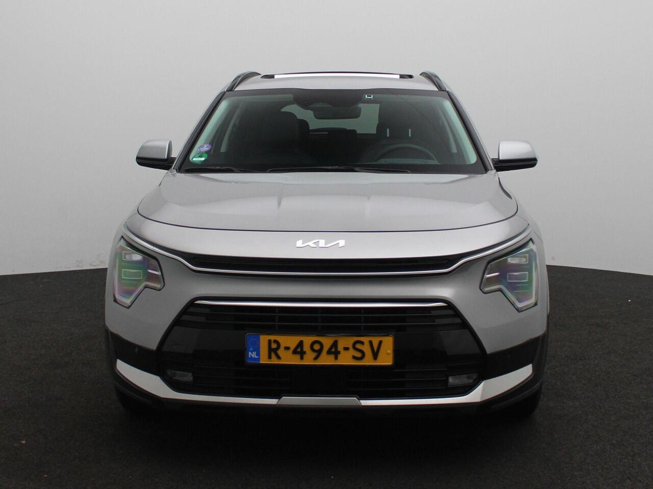 KIA Niro 1.6 GDi Hybrid DynamicPlusLine | Trekhaak | 4-season banden | Parkeersensoren v+a met achteruitrijcamera | Zonnedak | Metaalkleur |