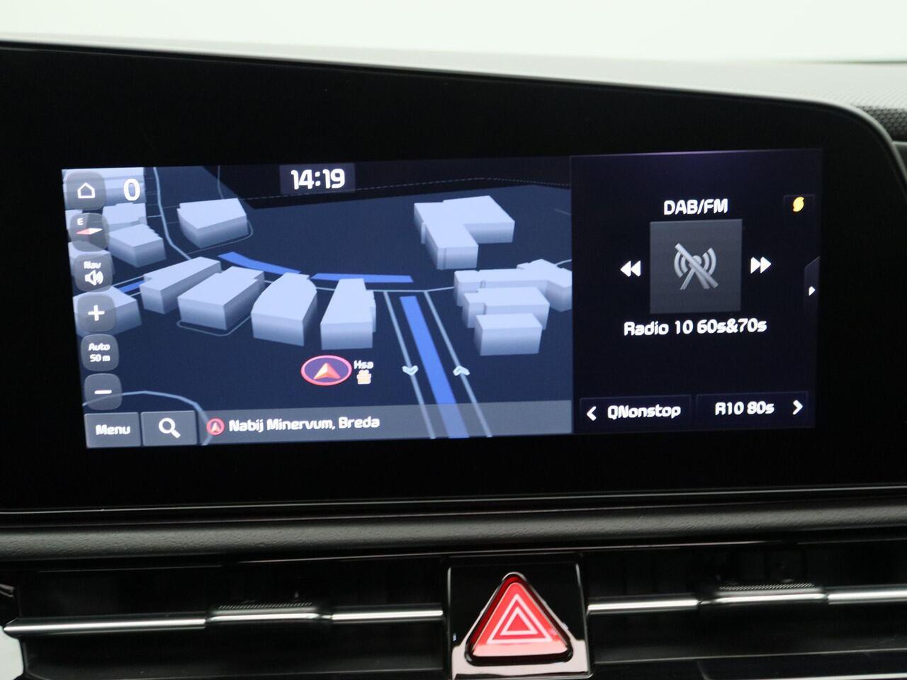 KIA Niro 1.6 GDi Hybrid DynamicPlusLine | Trekhaak | 4-season banden | Parkeersensoren v+a met achteruitrijcamera | Zonnedak | Metaalkleur |