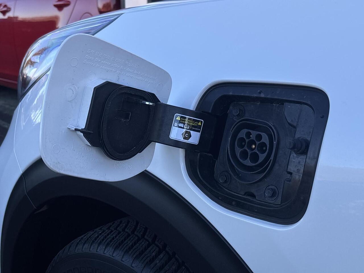 KIA Niro 1.6 GDi PHEV ExecutiveLine Stoelverwarming/Ventilatie, Navigatie, Dodehoekassistentie, JBL, Adaptieve Cruise Control, Enz...