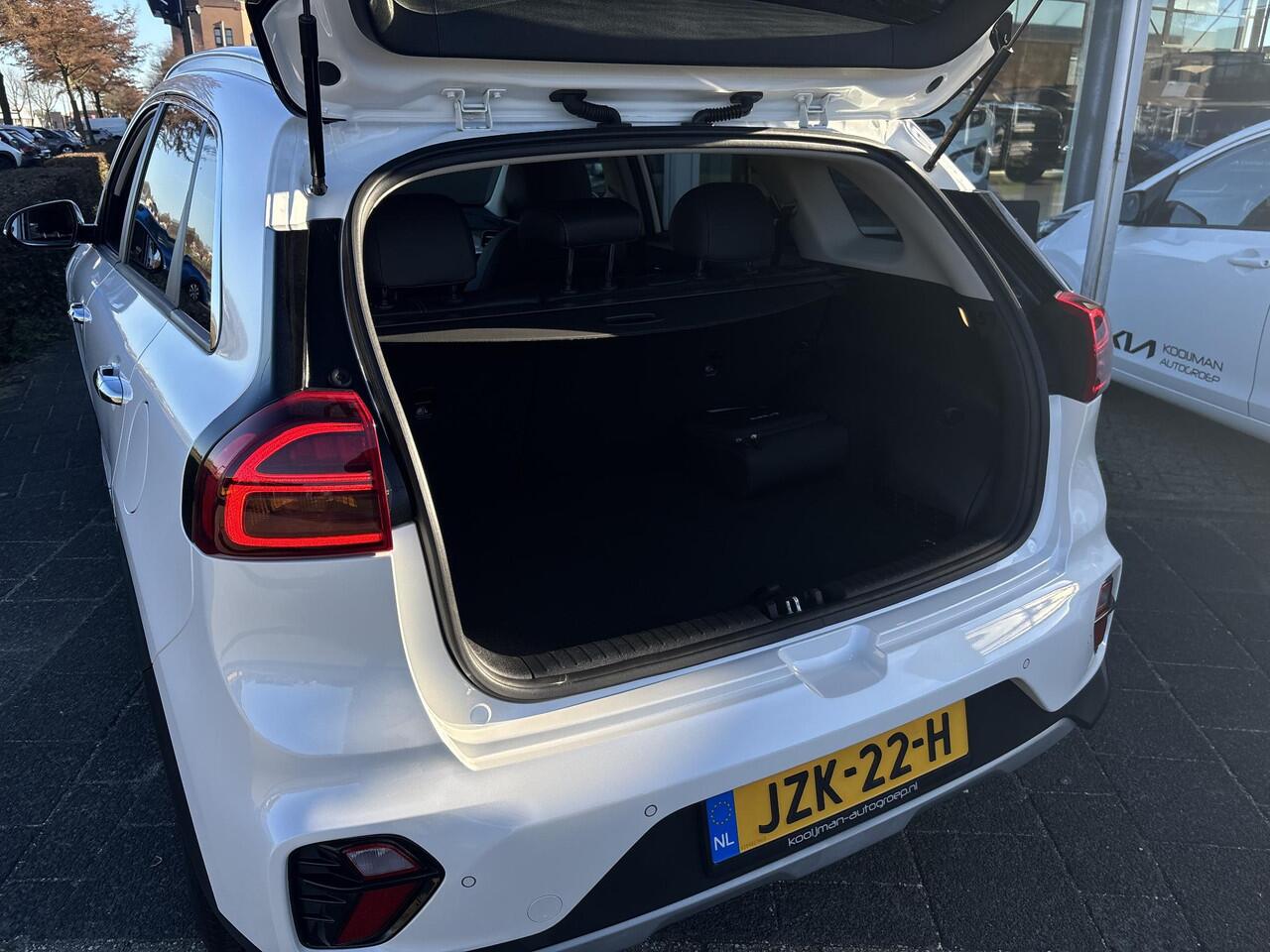 KIA Niro 1.6 GDi PHEV ExecutiveLine Stoelverwarming/Ventilatie, Navigatie, Dodehoekassistentie, JBL, Adaptieve Cruise Control, Enz...
