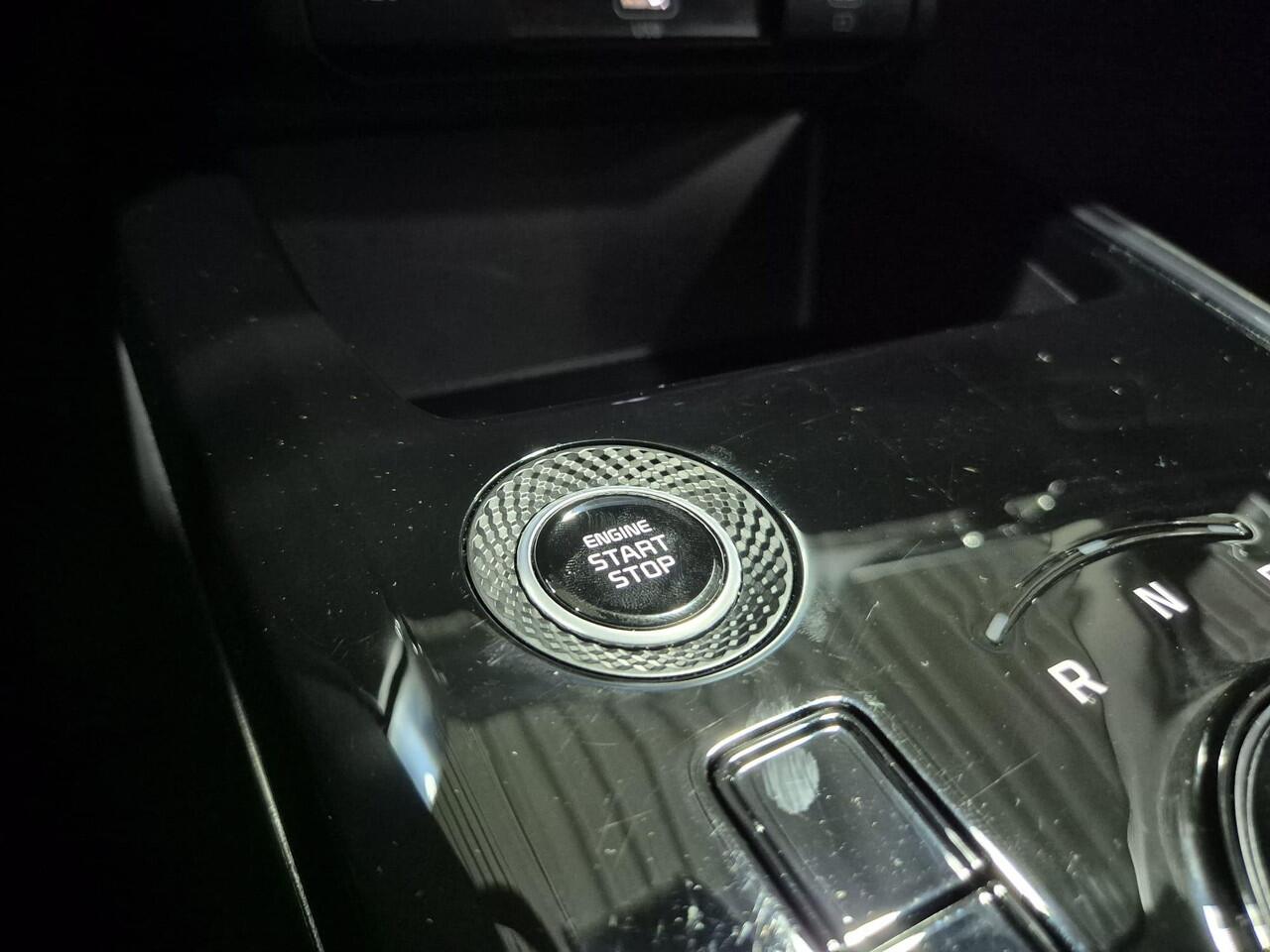 KIA Niro 1.6 GDi Hybrid DynamicLine 18 inch, Apple Carplay/Android Auto, Navigatie, camera