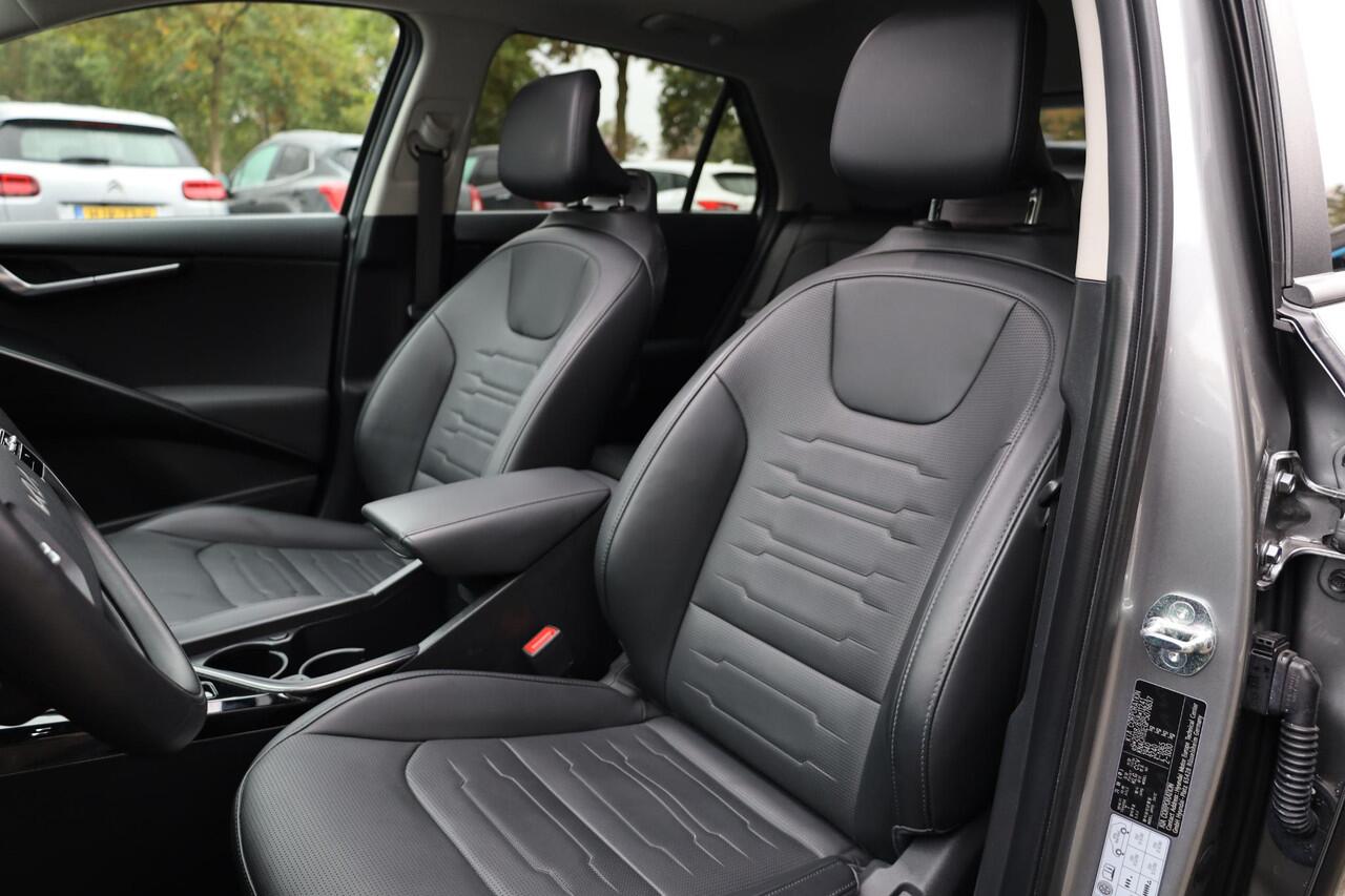 KIA Niro 1.6 GDi Hybrid DynamicPlusLine TREKHAAK-AFN LEER HUD PANO CARPLAY STOEL/STUURVERW. CAMERA ELEC-KLEP ADAPTIVE-CRUISE DAB 2XPDC LMV NAP DEALERONDERHOUDEN!!