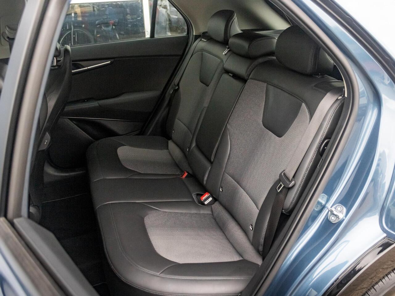 KIA Niro 1.6 GDi Hybrid DynamicLine l Navigatie l Achteruitrijcamera l Trekhaak 1300KG l trekgewicht