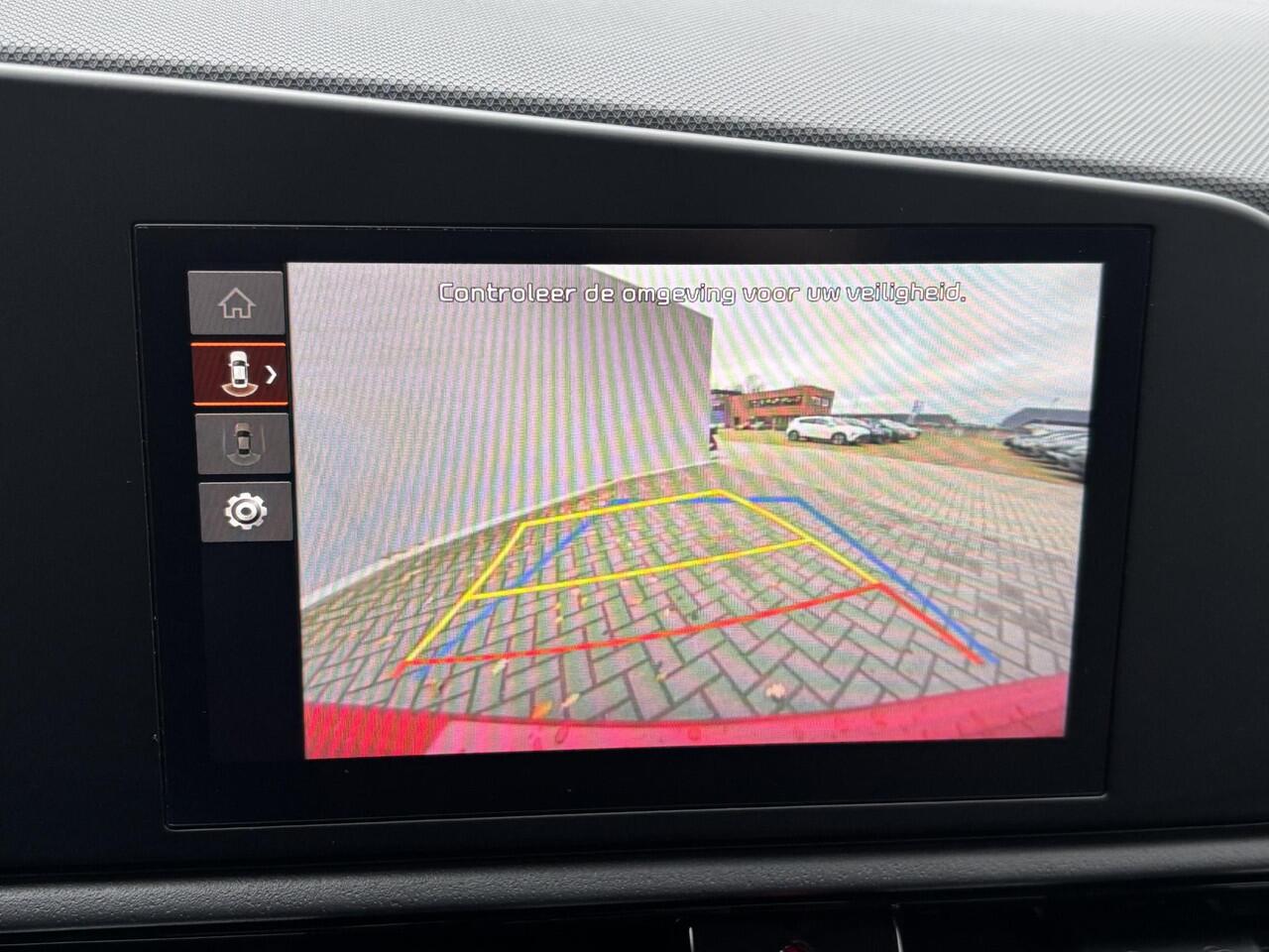 KIA Niro 1.6 GDi PHEV DynamicLine Automaat / Fabrieksgarantie tot 5-2028 / Dealer onderhouden / 1.300kg trekgewicht / All season banden / Stuur & Stoelverwarming / Apple Carplay Android Auto / Camera /