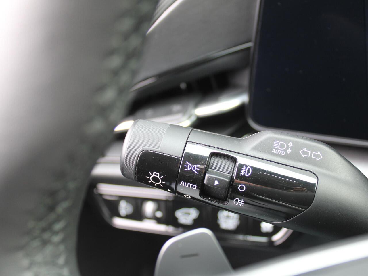 KIA Niro 1.6 GDi Hybrid ExecutiveLine | Stuur-/stoelverwarming + ventilatie | Leer | Schuifdak | 18" LM | Camera | Cruise adapt. | HUD | Zeer mooie auto |