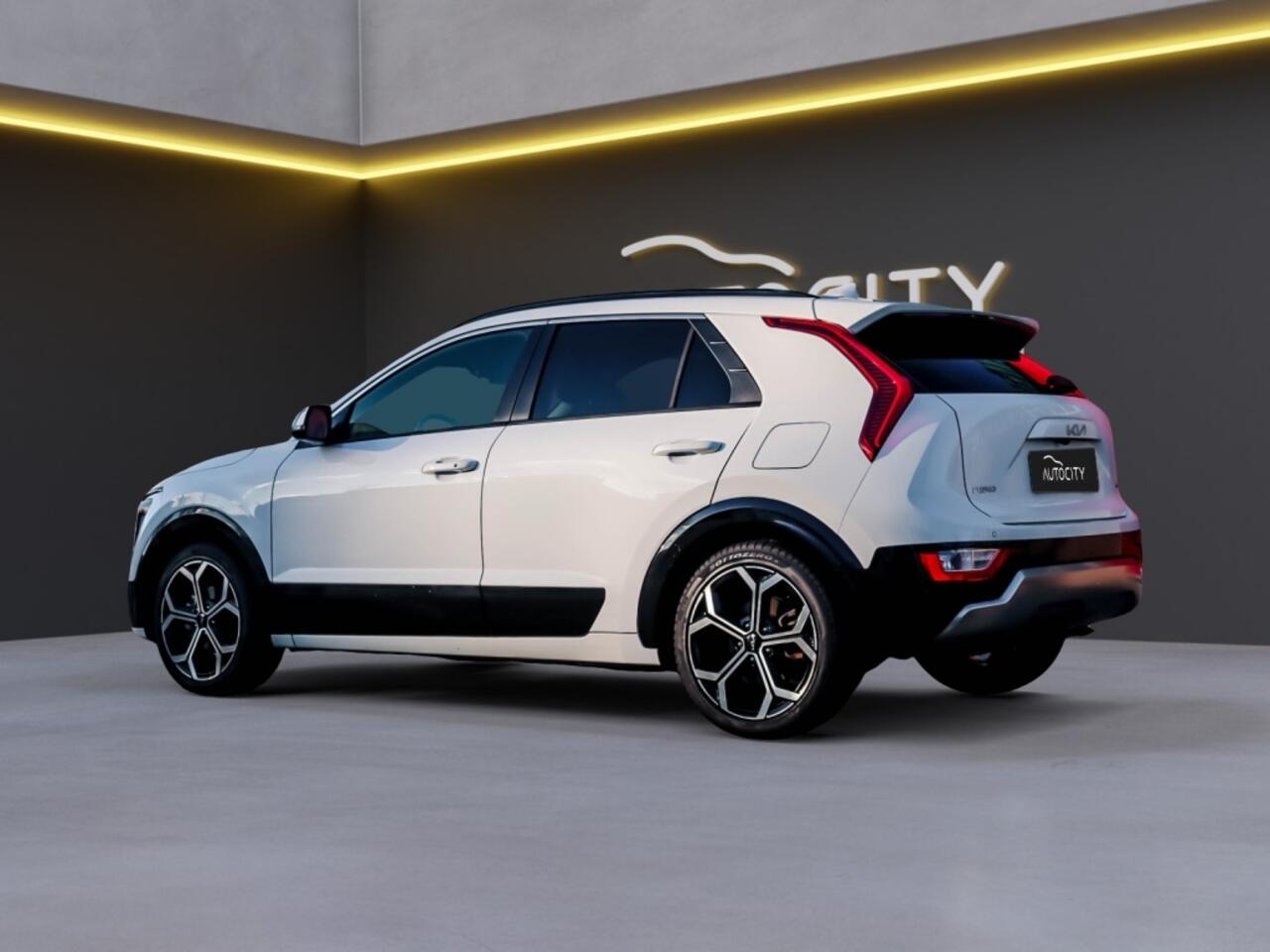 KIA Niro 1.6 GDi HEV Hybrid DynamicLine Camera l Adaptive Cruise l Blinds