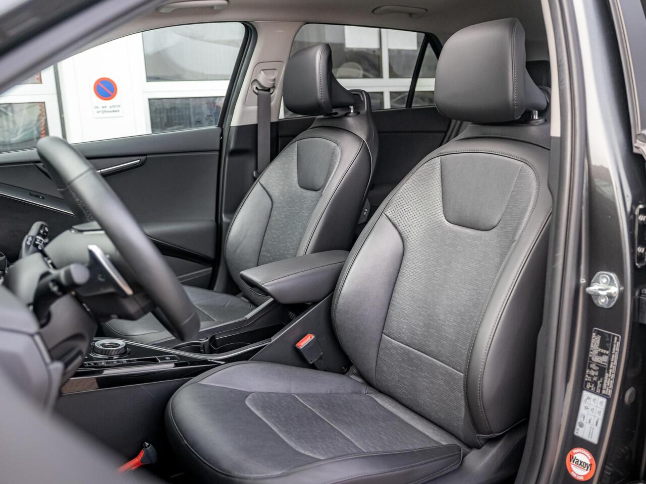 KIA Niro 1.6 GDi Hybrid ExecutiveLine Lederen bekleding l Stoel verwarming en ventilatie l Harman Kardonn