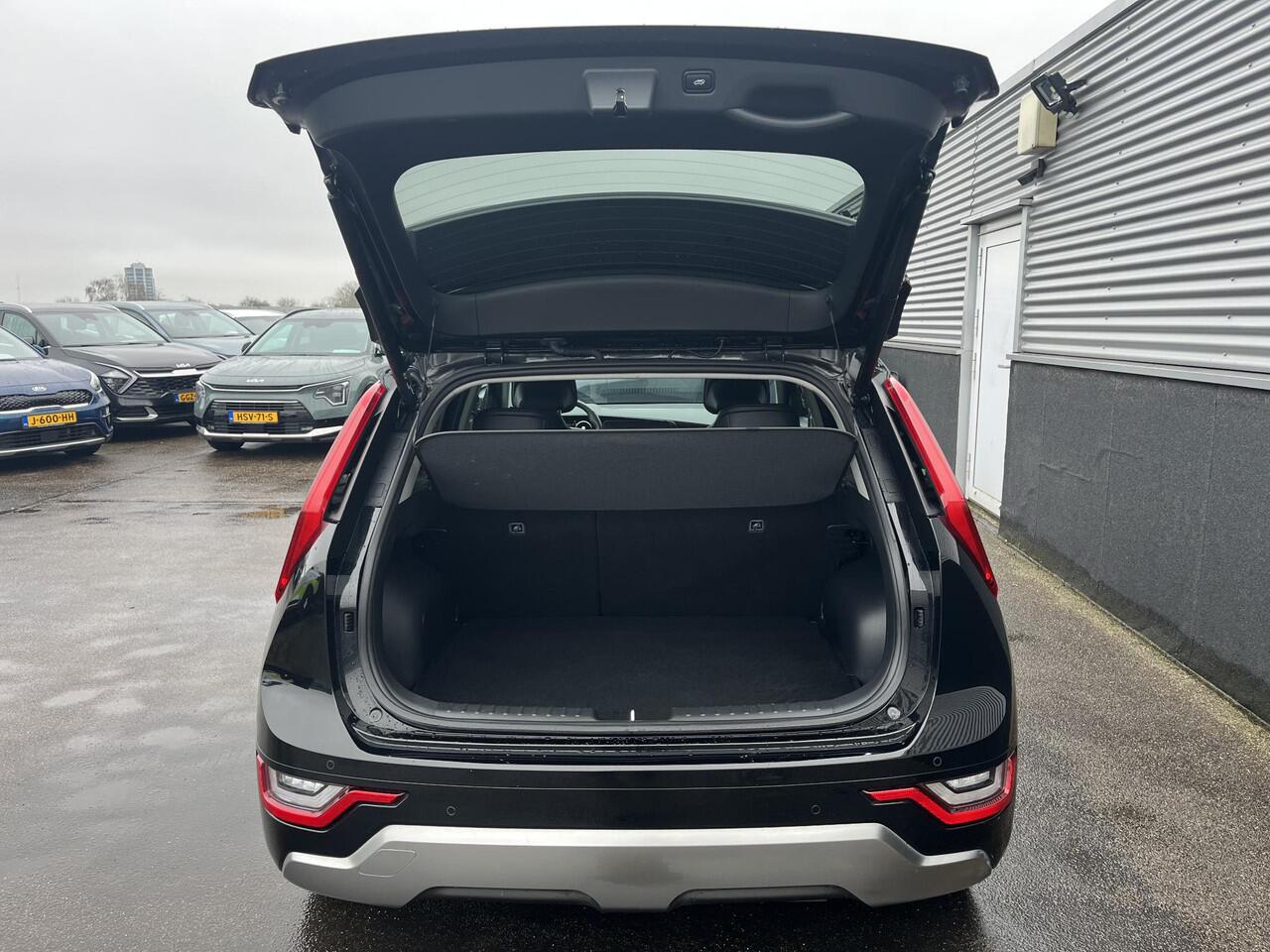 KIA Niro 1.6 GDi Hybrid ExecutiveLine Schuif/kanteldak, Nieuw geleverd, 1e eign. LMV, Stoelkoeling + verwarming, Stuurwiel verwarmd, Herman/Kardon, Dodehoekdetectie,