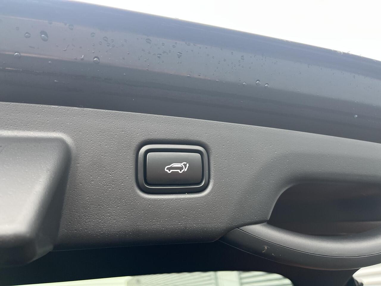 KIA Niro 1.6 GDi Hybrid ExecutiveLine Schuif/kanteldak, Nieuw geleverd, 1e eign. LMV, Stoelkoeling + verwarming, Stuurwiel verwarmd, Herman/Kardon, Dodehoekdetectie,