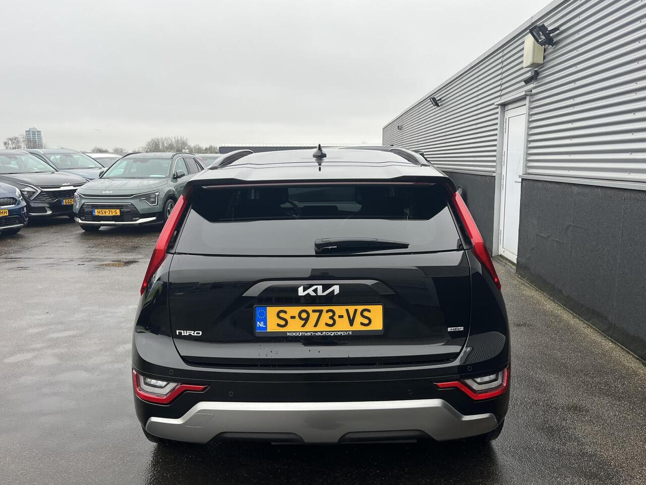 KIA Niro 1.6 GDi Hybrid ExecutiveLine Schuif/kanteldak, Nieuw geleverd, 1e eign. LMV, Stoelkoeling + verwarming, Stuurwiel verwarmd, Herman/Kardon, Dodehoekdetectie,