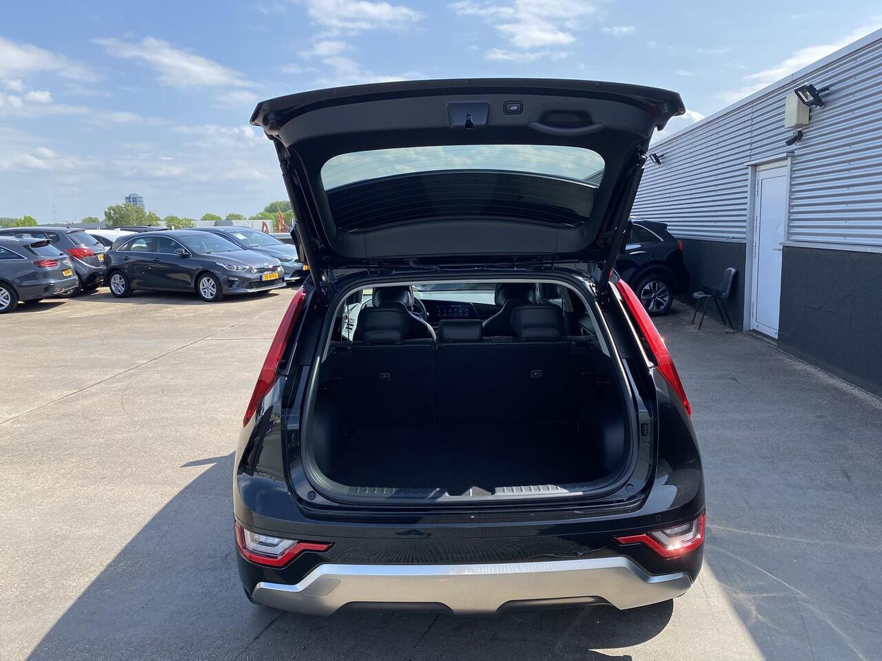 KIA Niro 1.6 GDi Hybrid ExecutiveLine DEMOVOORDEEL! Schuif-/kanteldak, Leder, Seat memory, 18", Dodehoekdetectie, Stoelkoeling + verwarming,