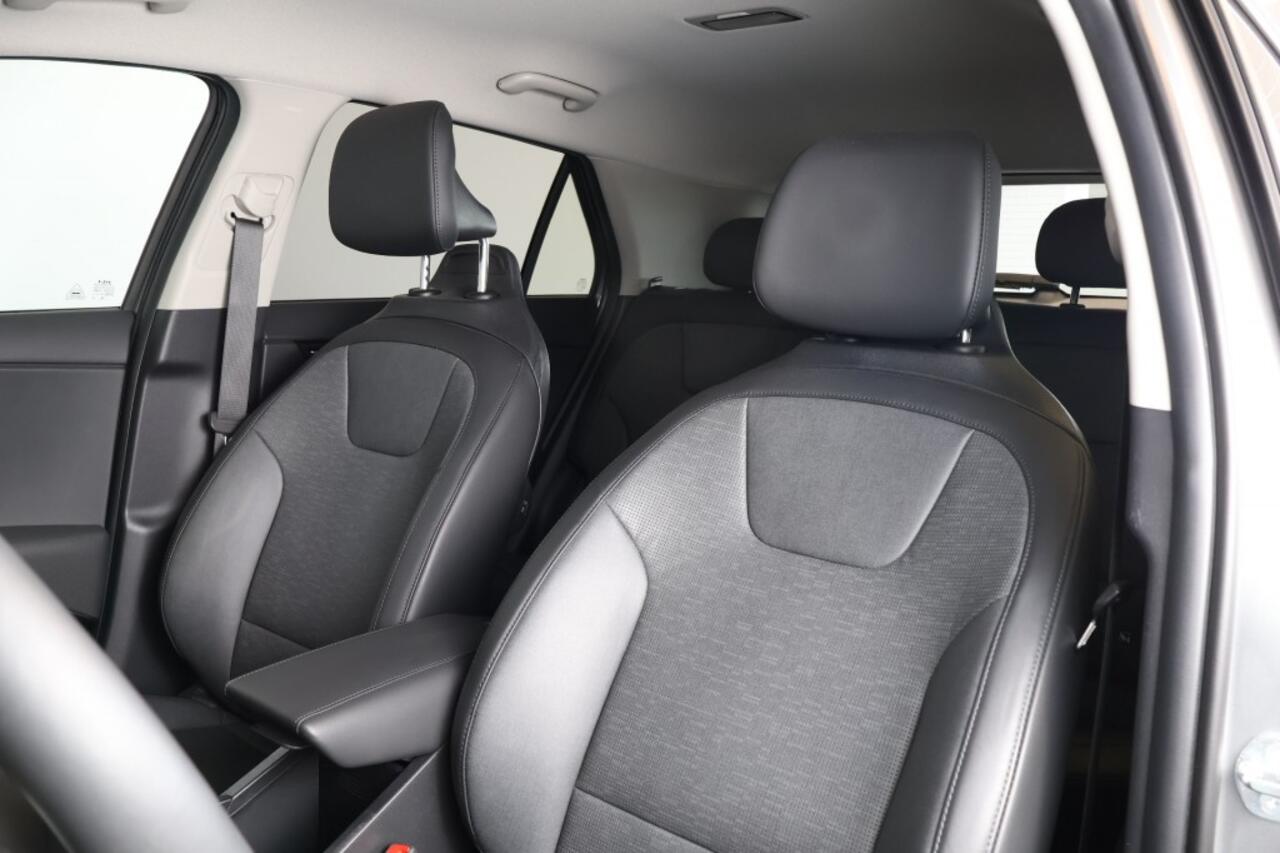 KIA Niro DynamicLine 64.8 kWh - CarPlay - Stoelverw. - Navi - Sensoren