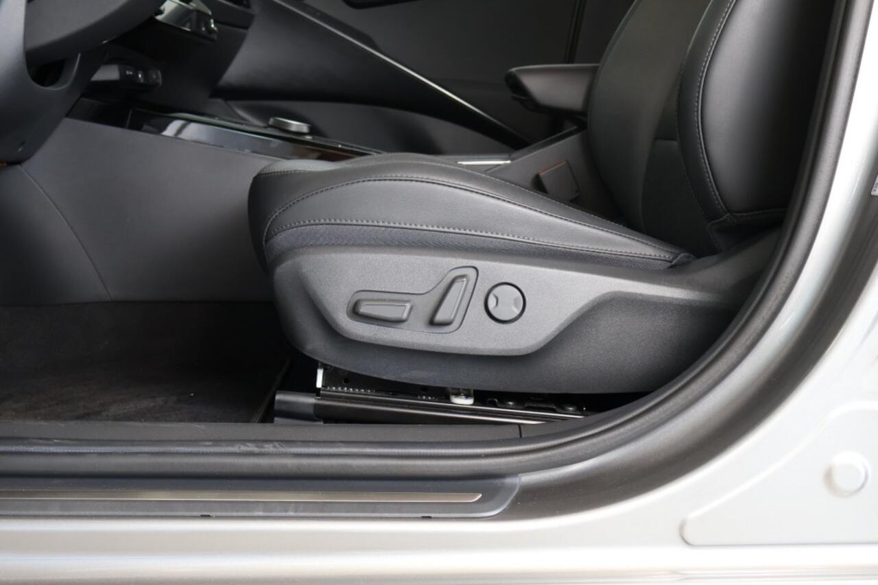 KIA Niro DynamicLine 64.8 kWh - CarPlay - Stoelverw. - Navi - Sensoren