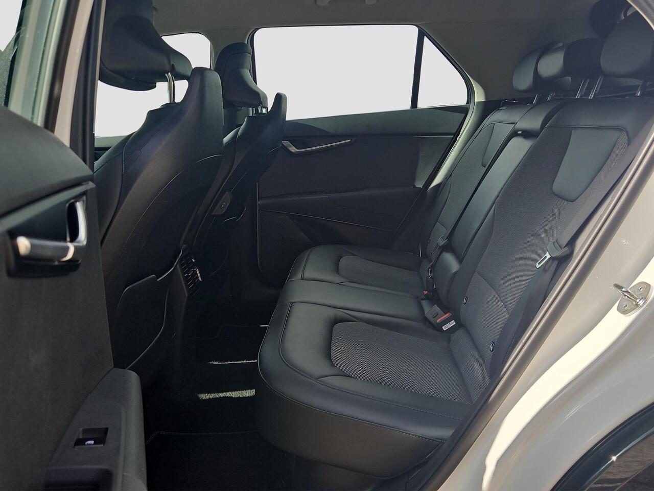 KIA Niro 1.6 GDi Hybrid DynamicLine Automaat | Navigatie | Camera | Parkeersensoren | Climate | Apple Carplay / Android Auto |