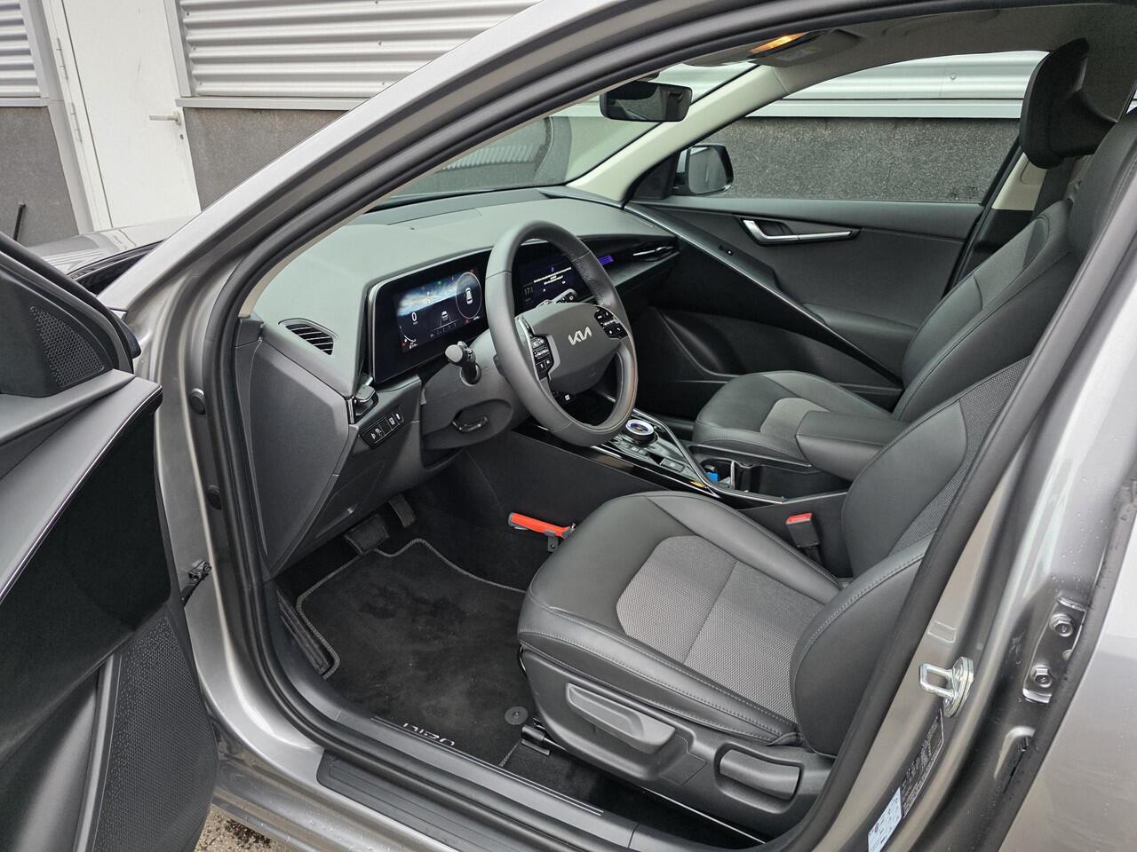 KIA Niro 1.6 GDi Hybrid DynamicLine Trekhaak, navigatie Apple CarPlay/Android Auto, NL-AUTO! parkeersensoren v&a, achteruitrij camera, adaptieve cruise control, BTW-auto