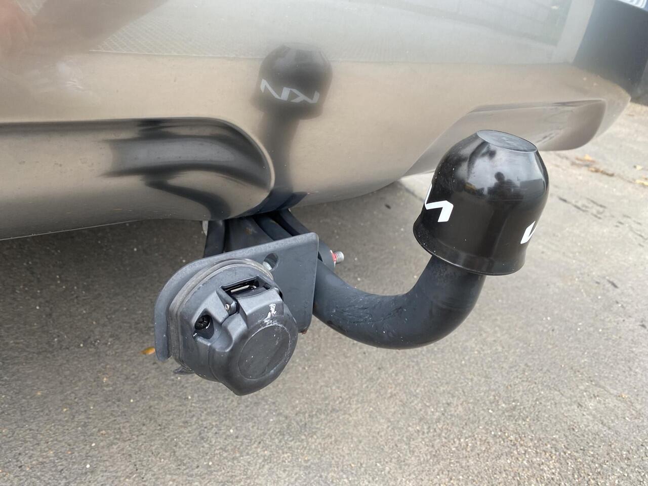 KIA Niro 1.6 GDi Hybrid DynamicLine Trekhaak, navigatie Apple CarPlay/Android Auto, NL-AUTO! parkeersensoren v&a, achteruitrij camera, adaptieve cruise control, BTW-auto