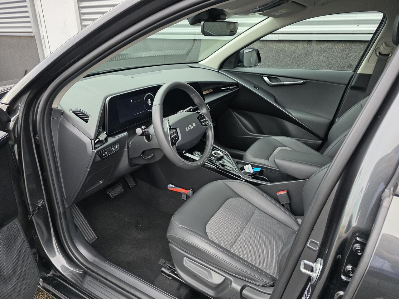 KIA Niro 1.6 GDi Hybrid DynamicLine Trekhaak, navigatie Apple CarPlay/Android Auto, parkeersensoren v&a, achteruitrij camera, adaptieve cruise control