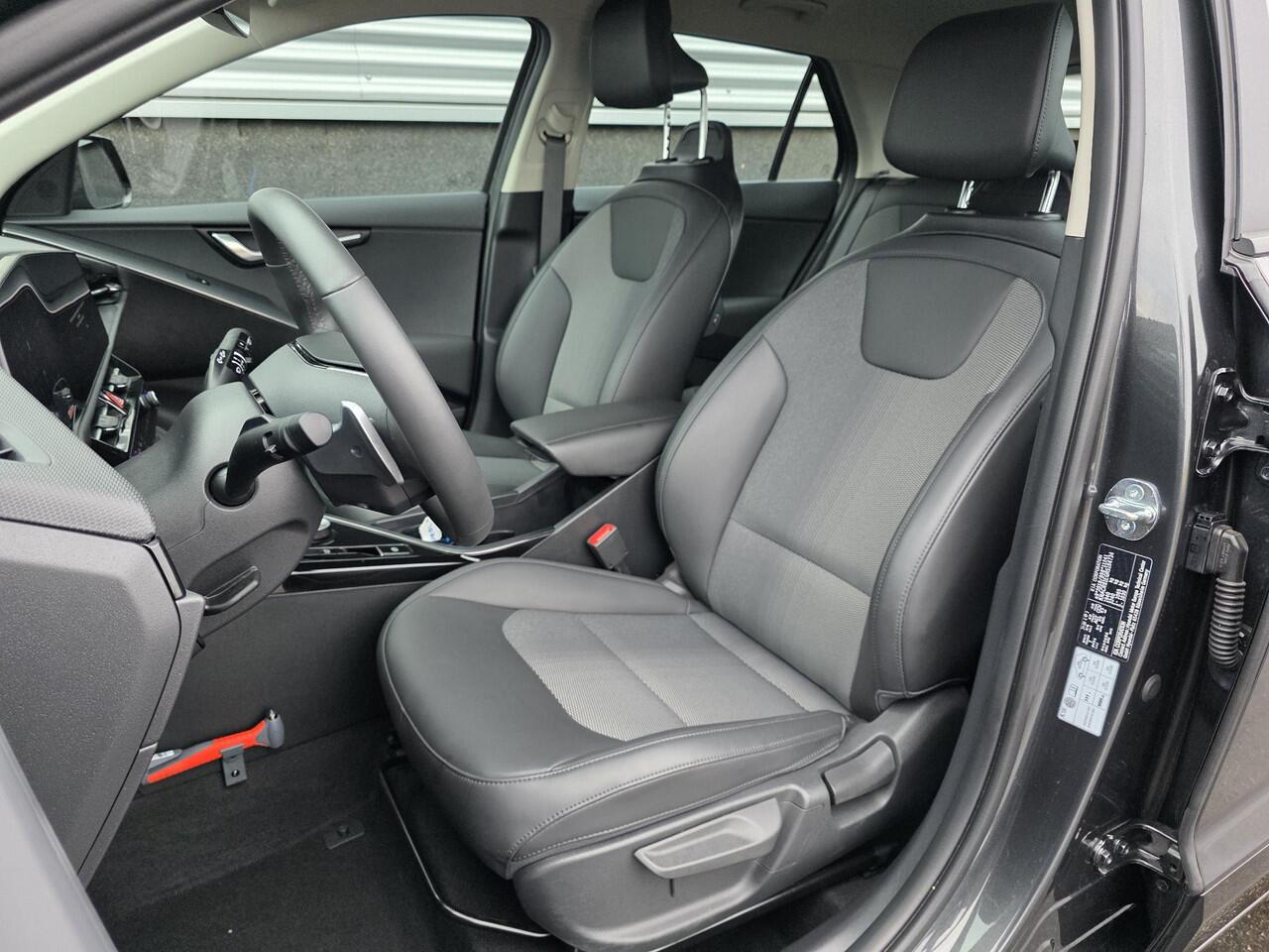 KIA Niro 1.6 GDi Hybrid DynamicLine Trekhaak, navigatie Apple CarPlay/Android Auto, parkeersensoren v&a, achteruitrij camera, adaptieve cruise control