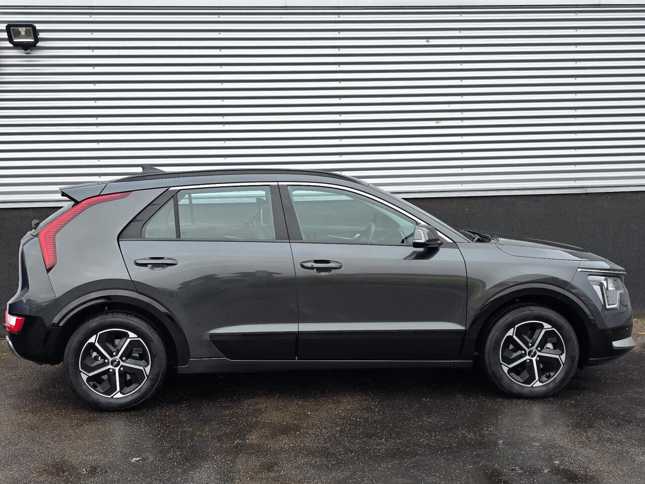 KIA Niro 1.6 GDi Hybrid DynamicLine Trekhaak, navigatie Apple CarPlay/Android Auto, parkeersensoren v&a, achteruitrij camera, adaptieve cruise control