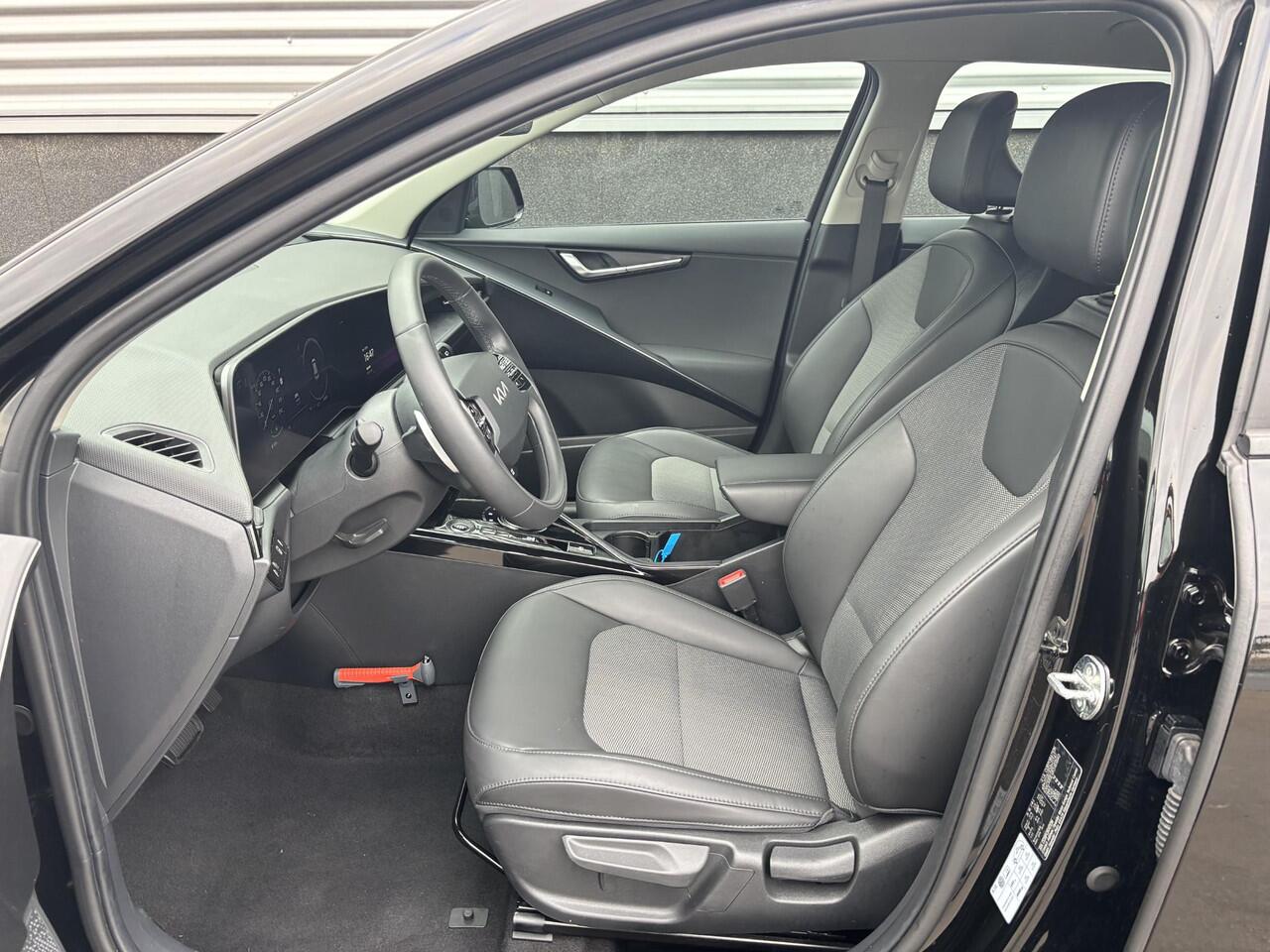 KIA Niro 1.6 GDi Hybrid DynamicLine Trekhaak, navigatie Apple CarPlay/Android Auto, NL-AUTO! parkeersensoren v&a, achteruitrij camera, adaptieve cruise control, BTW-auto