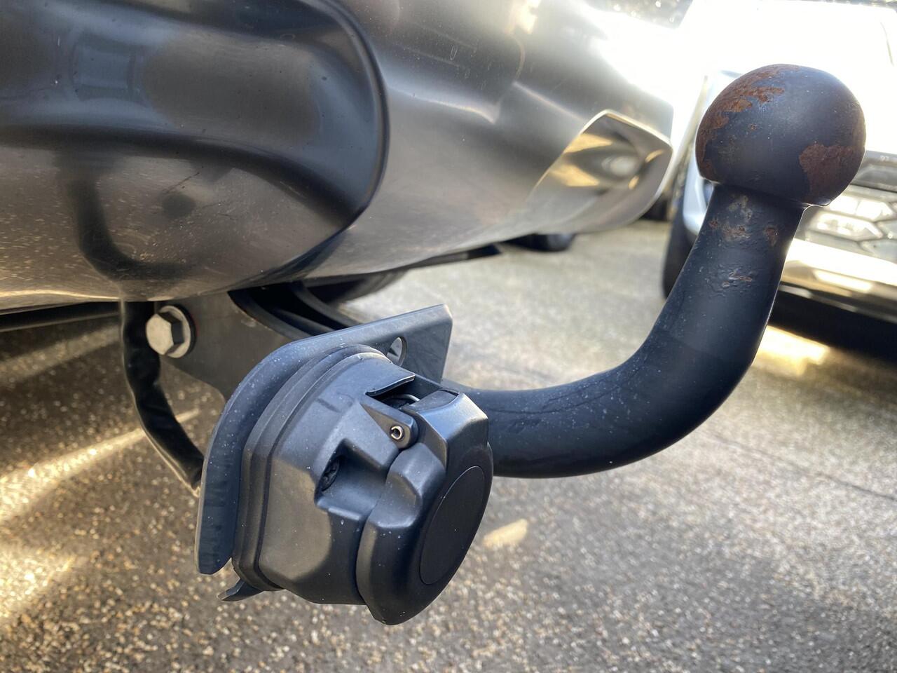 KIA Niro 1.6 GDi Hybrid DynamicLine Trekhaak 13-polig, navigatie, Apple CarPlay/Android Auto, NL-AUTO, parkeersensoren v&a, achteruitrij camera, adaptieve cruise control, BTW-auto