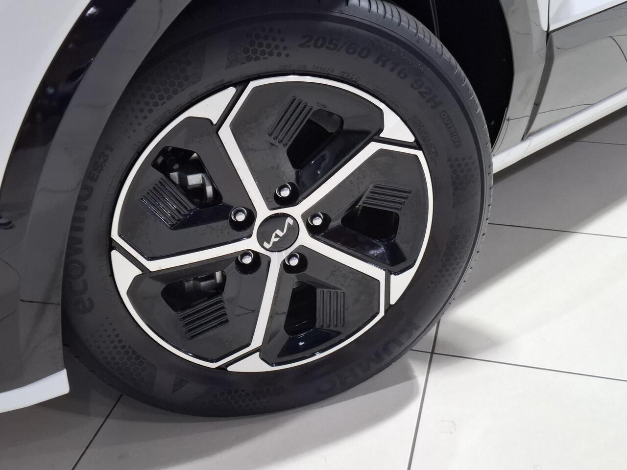 KIA Niro 1.6 GDi Hybrid DynamicLine Trekhaak, Apple Carplay/Android Auto, Navigatie, Camera