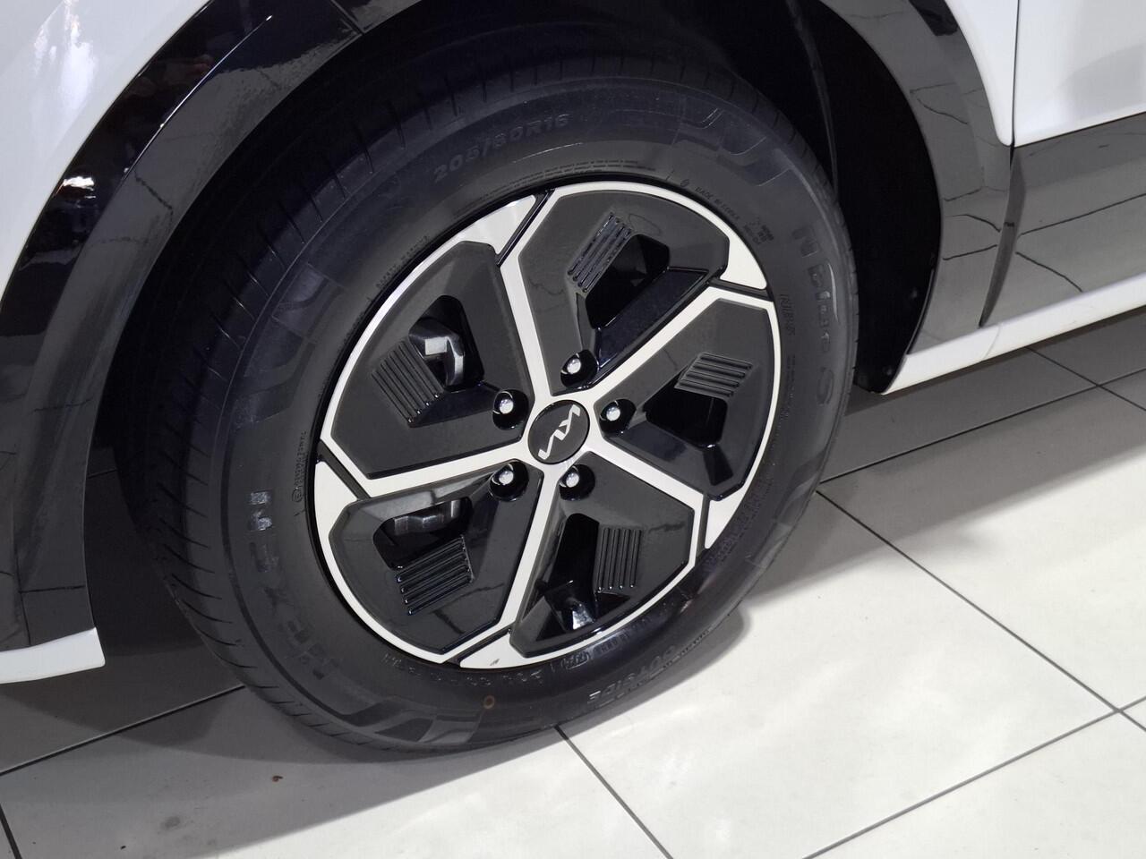 KIA Niro 1.6 GDi Hybrid DynamicLine Trekhaak, Apple Carplay/Android Auto, Navigatie, Camera.