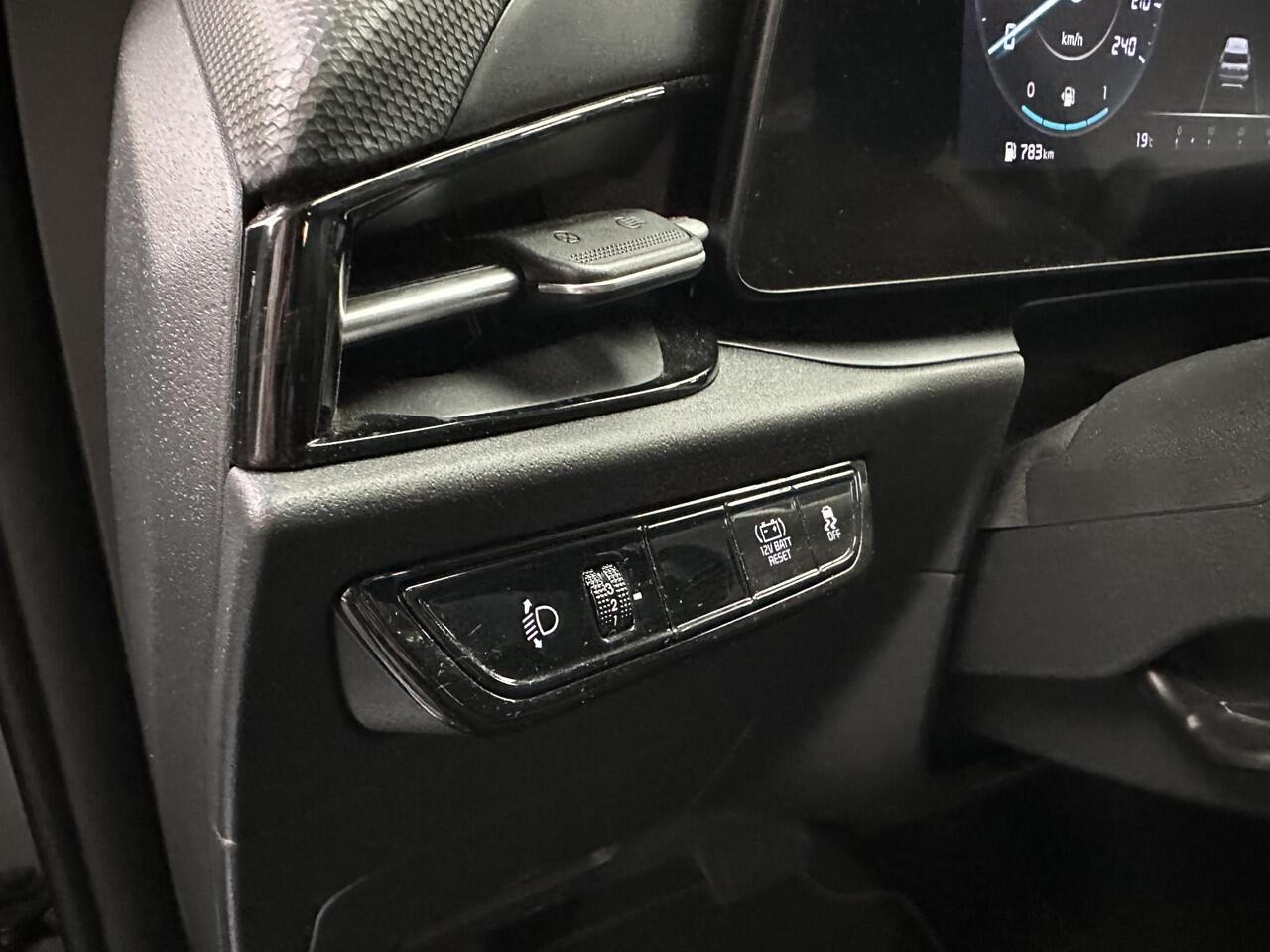 KIA Niro 1.6 GDi Hybrid DynamicLine TREKHAAK / ACHTERUITRIJCAMERA / NAVIGATIE