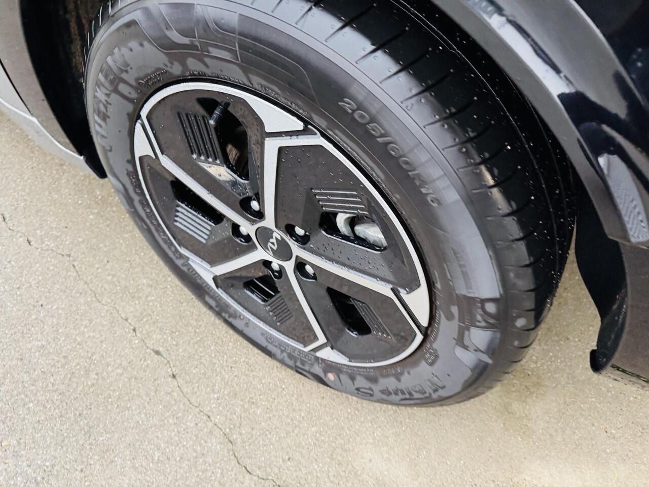 KIA Niro 1.6 GDi Hybrid DynamicLine Trekhaak | Clima | Cruise | Navigatie | Camera | PDC Rondom