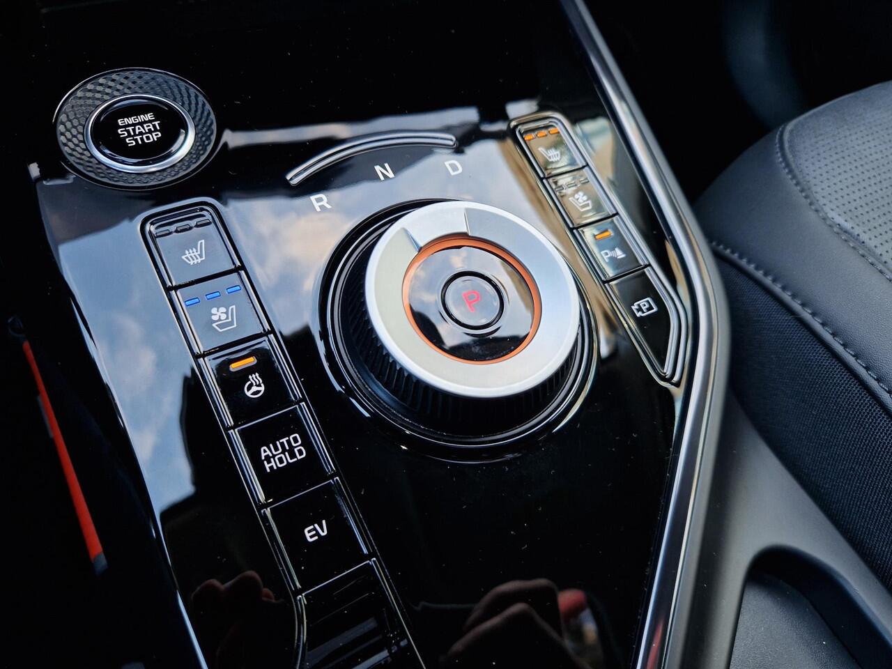 KIA Niro 1.6 GDi PHEV ExecutiveLine | Open Dak | Stoelventilatie | Dodehoek | Leder | Led |