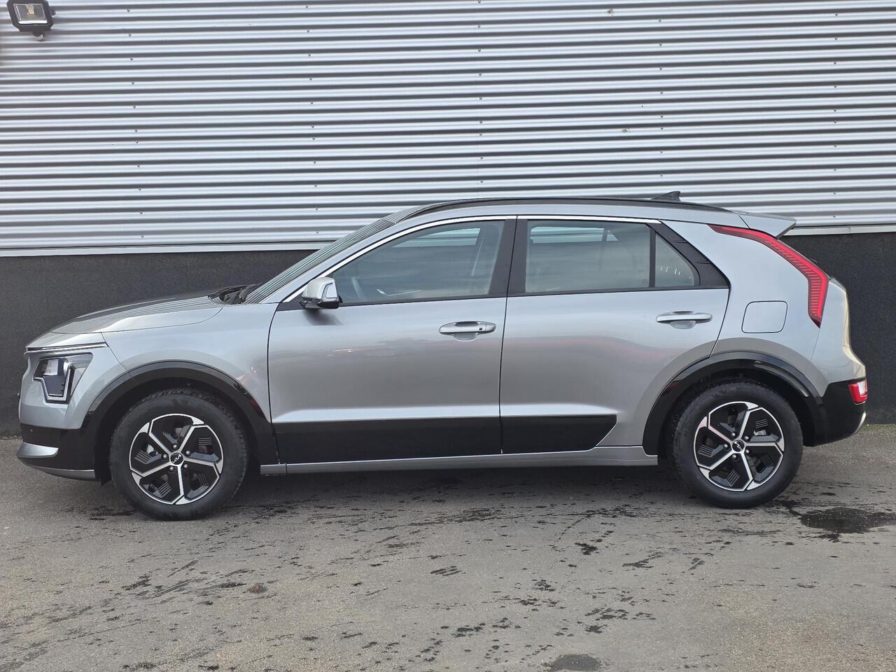 KIA Niro 1.6 GDi Hybrid DynamicLine Trekhaak 13-polig, navigatie, Apple CarPlay/Android Auto, NL-AUTO, parkeersensoren v&a, achteruitrij camera, adaptieve cruise control, BTW-auto