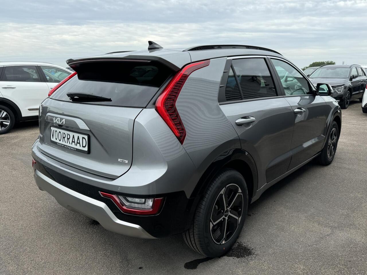 KIA Niro 1.6 GDi Hybrid DynamicPlusLine ¤4396 Voordeel! ACTIEPRIJS! Direct & Nieuw uit voorraad leverbaar. Meerdere kleuren snel leverbaar