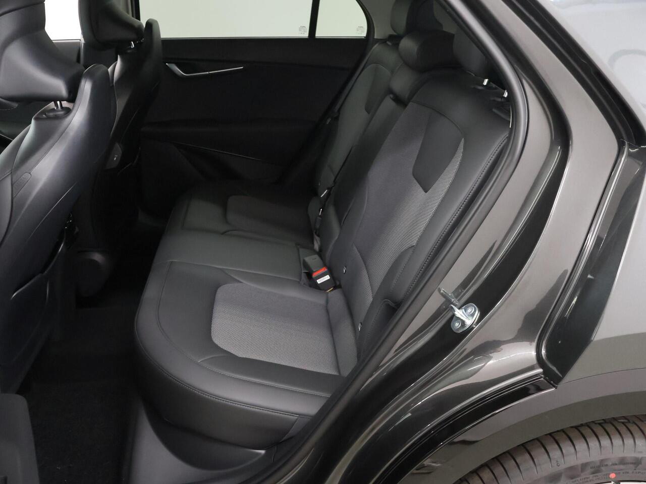 KIA Niro 1.6 GDi PHEV DynamicPlusLine Edition | 18" lichtmetalen velgen | Elektrisch verstelbare bestuurdersstoel | Stoel/Stuurwielverwarming | LED Koplampen | Elektrisch bedienbare achterklep |