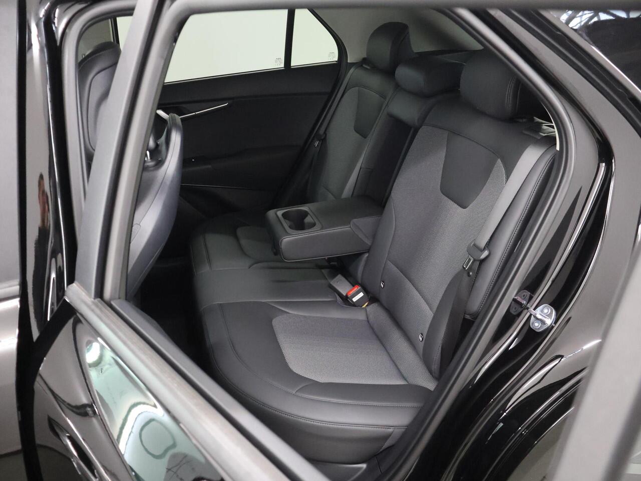 KIA Niro 1.6 GDi PHEV DynamicPlusLine Edition | 18" lichtmetalen velgen | Elektrisch verstelbare bestuurdersstoel | Stoel/Stuurwielverwarming | LED Koplampen | Elektrisch bedienbare achterklep |