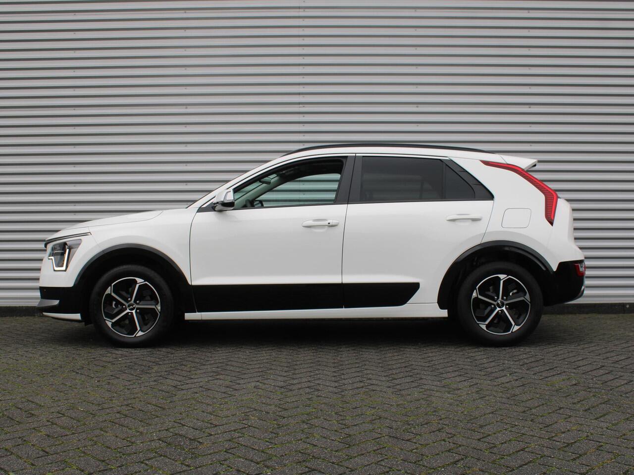KIA Niro 1.6 GDi Hybrid DynamicPlusLine | Schuif-/kanteldak | Stuur-/stoelverwarming | Cruise adapt. | Camera | Clima | HUD | 16" LM |