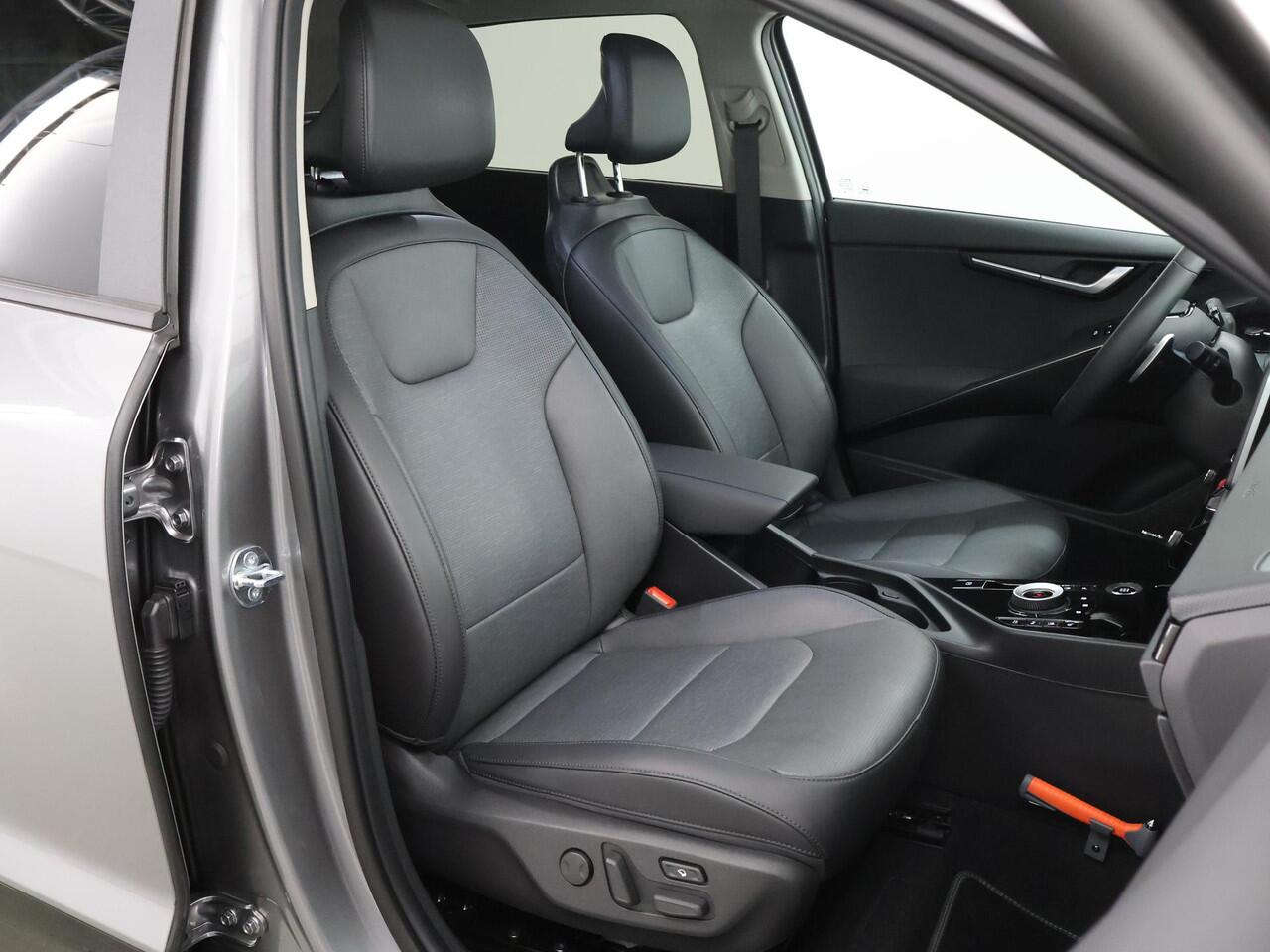 KIA Niro 1.6 GDi Hybrid ExecutiveLine | Panoramadak | Stoelverwarming | Dodehoekdetectie | Harman/kardon | Parkeercamera |