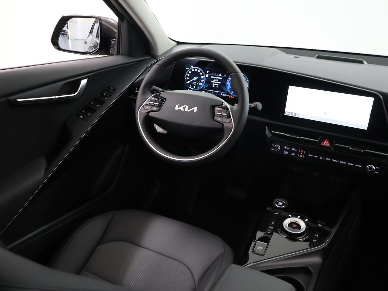 KIA Niro 1.6 GDi PHEV DynamicPlusLine Edition | 18" lichtmetalen velgen | Elektrisch verstelbare bestuurdersstoel | Stoel/Stuurwielverwarming | LED Koplampen | Elektrisch bedienbare achterklep |