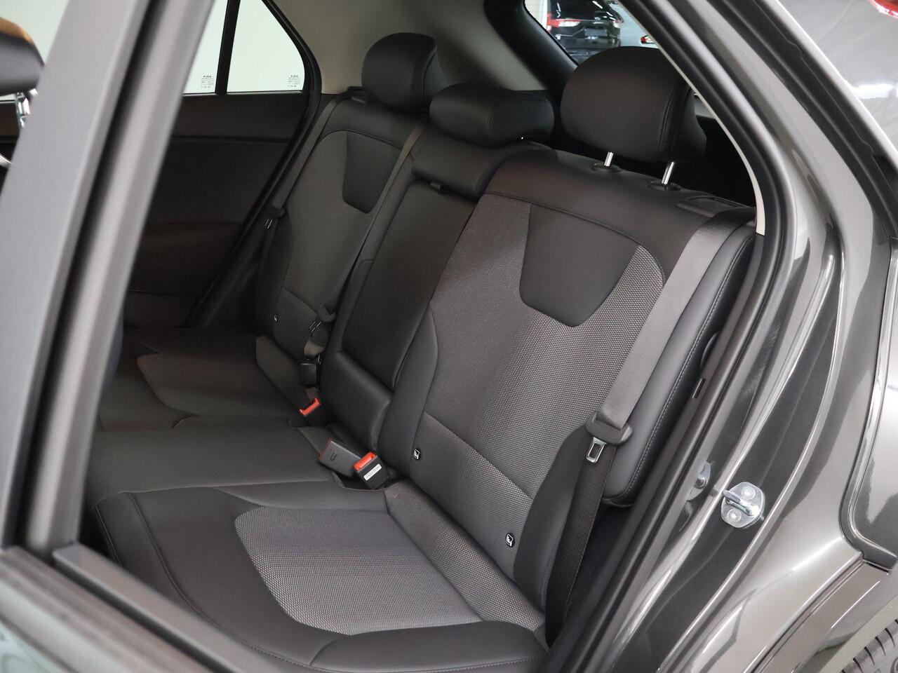 KIA Niro 1.6 GDi PHEV DynamicPlusLine Edition | 18" lichtmetalen velgen | Elektrisch verstelbare bestuurdersstoel | Stoel/Stuurwielverwarming | LED Koplampen | Elektrisch bedienbare achterklep |