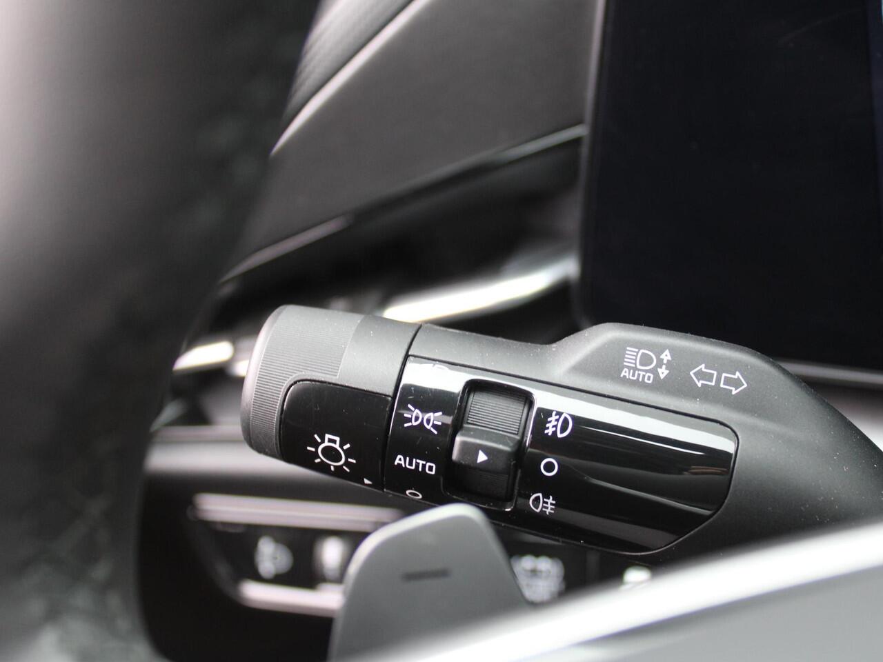 KIA Niro 1.6 GDi Hybrid DynamicPlusLine | Schuif-/kanteldak | Stuur-/stoelverwarming | Cruise adapt. | Camera | Clima | HUD | 16" LM |