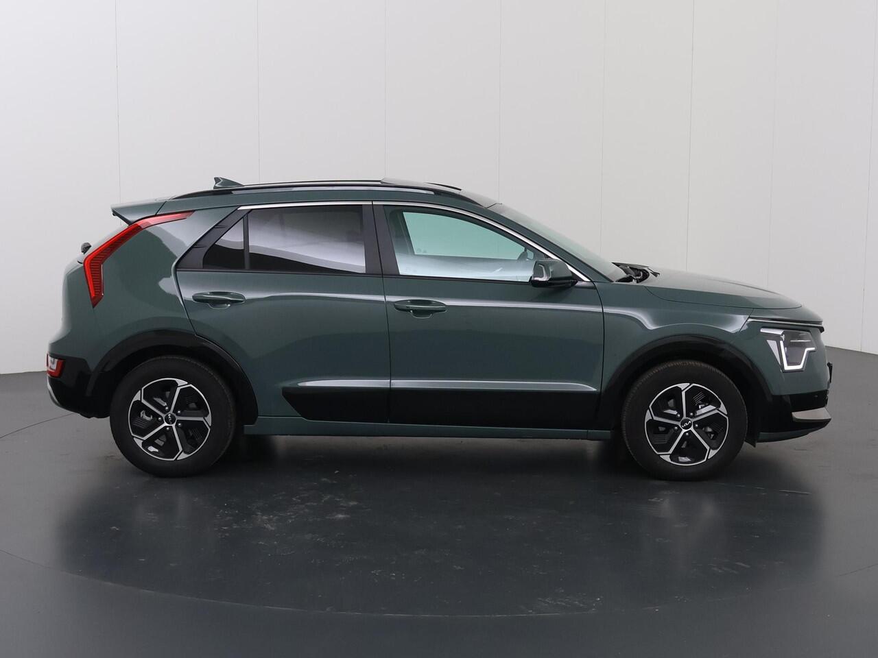 KIA Niro 1.6 GDi Hybrid DynamicPlusLine | Panoramadak | Stoel/Stuurwielverwarming | Head-Up Display | Dodehoek detectie |