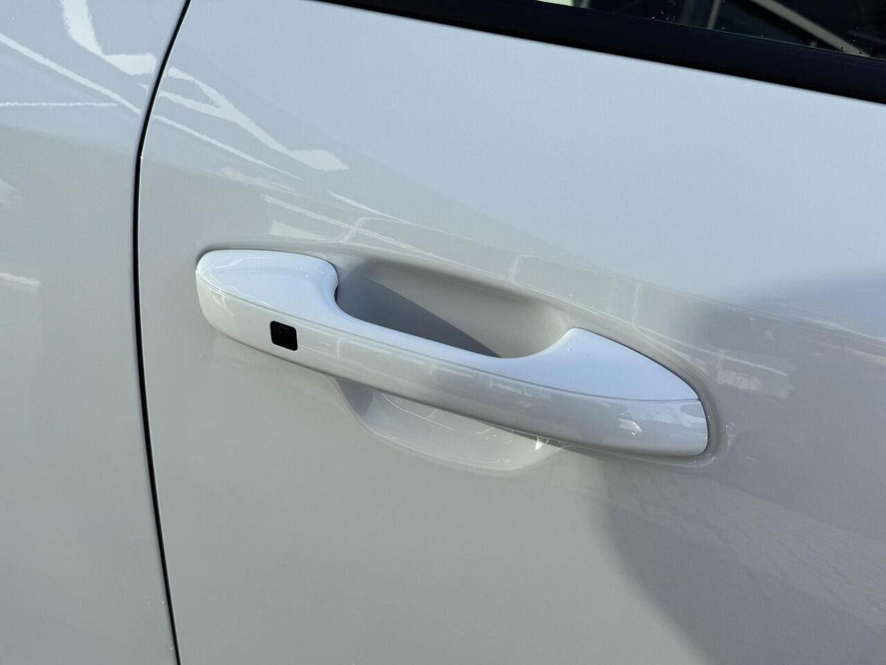 KIA Niro 1.6 GDi Hybrid DynamicLine |LMV | navigatie Apple CarPlay/Android Auto|achteruitrij camera, adaptieve cruise control|