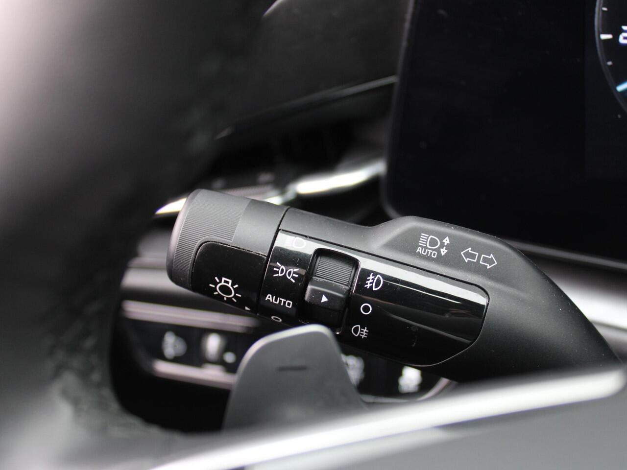 KIA Niro 1.6 GDi Hybrid DynamicPlusLine | Schuif-/kanteldak | Stuur-/stoelverwarming | Cruise adapt. | Camera | Clima | HUD | 16" LM |