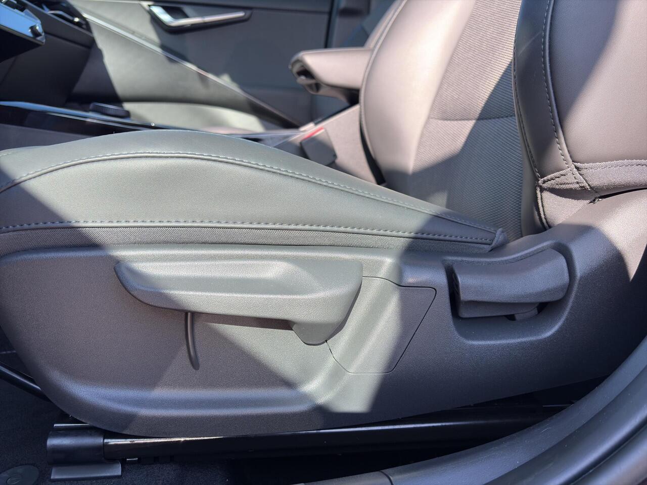 KIA Niro 1.6 GDi PHEV DynamicLine Automaat | Camera | Cruise | Sensoren | Apple Carplay & Android Auto | Navi |