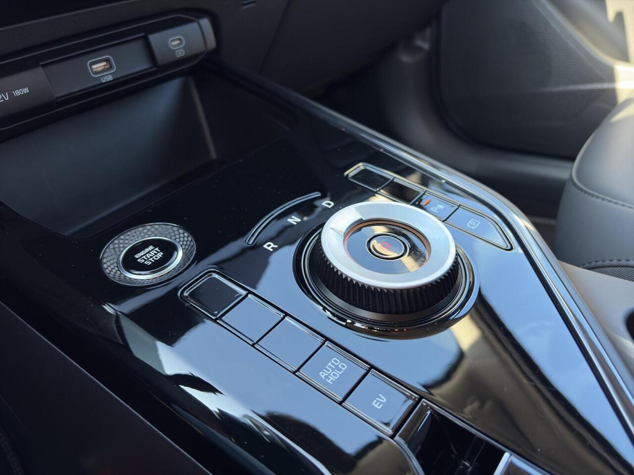 KIA Niro 1.6 GDi PHEV DynamicLine Automaat | Camera | Cruise | Sensoren | Apple Carplay & Android Auto | Navi |