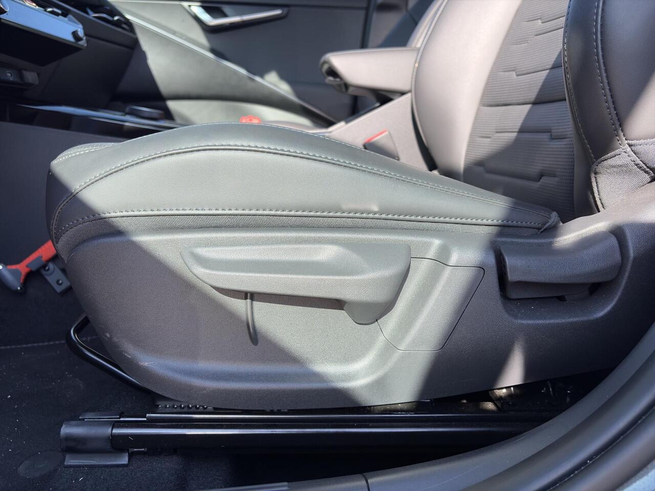 KIA Niro 1.6 GDi PHEV DynamicPlusLine Leder | Stoel- en Stuurverwarming | Adapt. Cruise | Schuif/Kanteldak | Elektr. Achterklep |